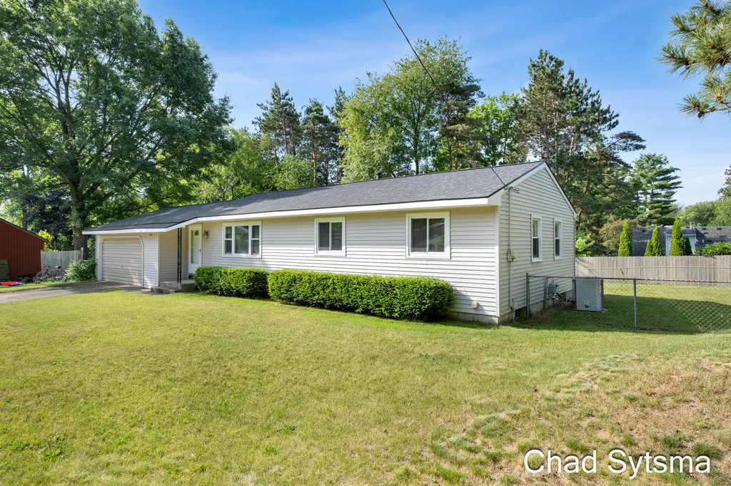 1643 Stonewood Drive SE Lowell Charter Township MI 49331