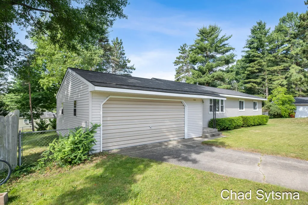 1643 Stonewood Drive SE Lowell Charter Township MI 49331