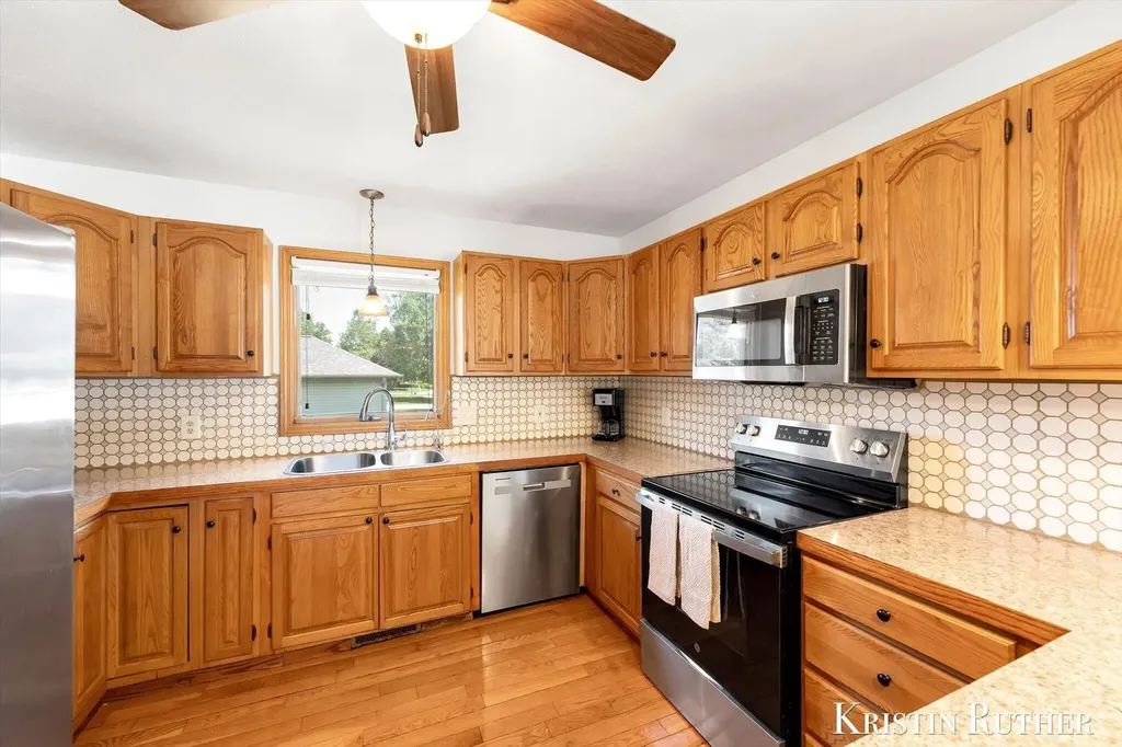 3843 44th Street SW Grandville City MI 49418