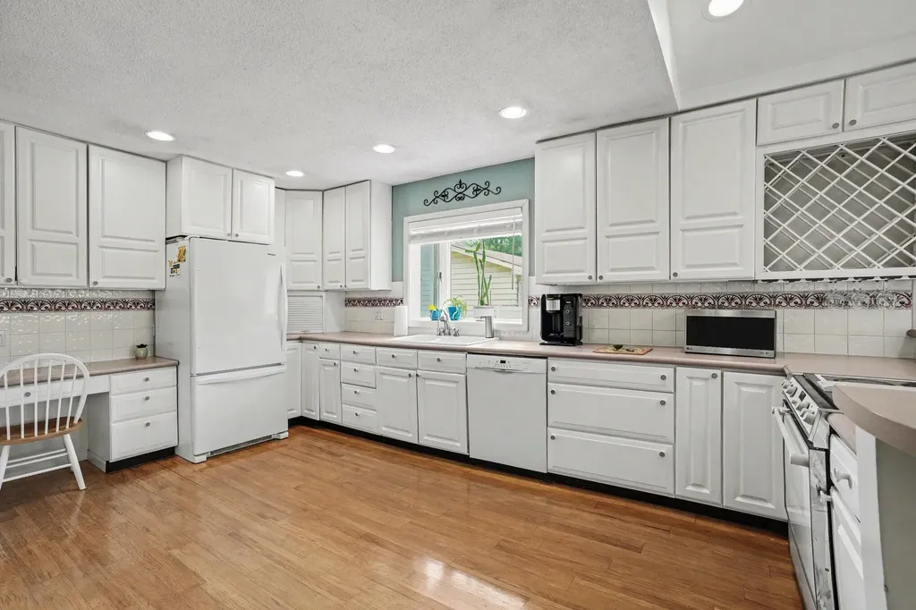 123 Bennett Avenue Hartford City MI 49057