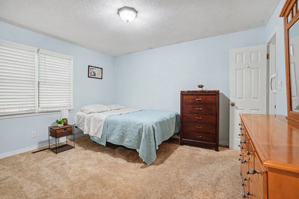 123 Bennett Avenue Hartford City MI 49057