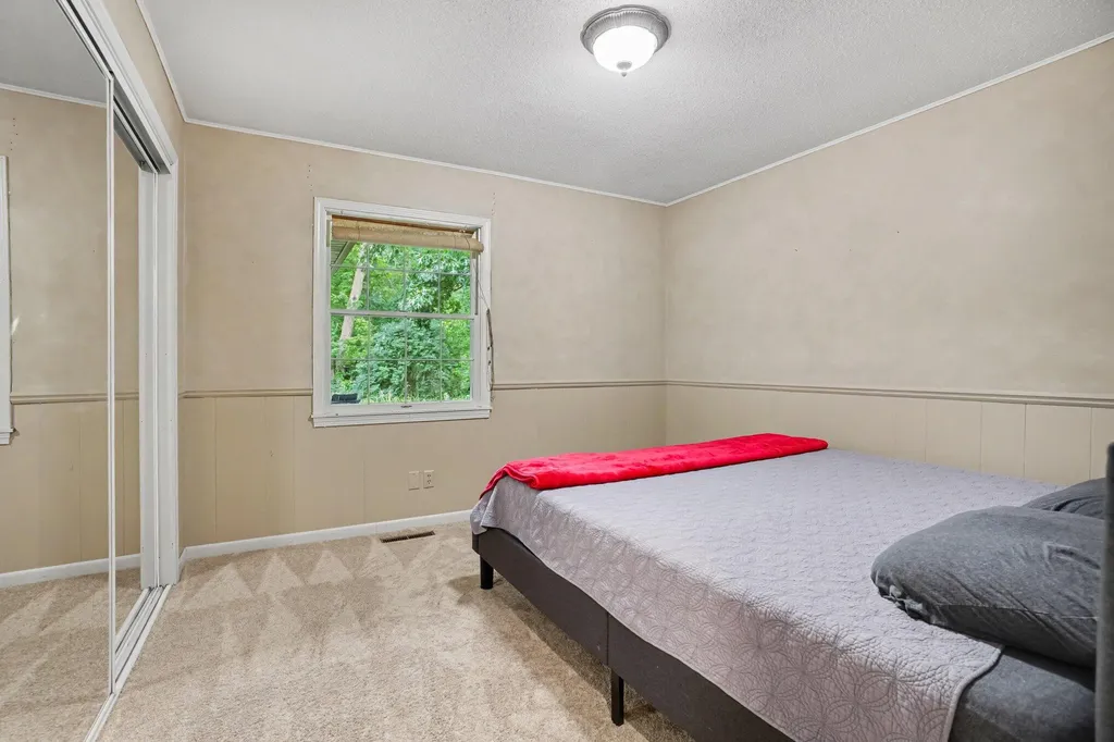 123 Bennett Avenue Hartford City MI 49057