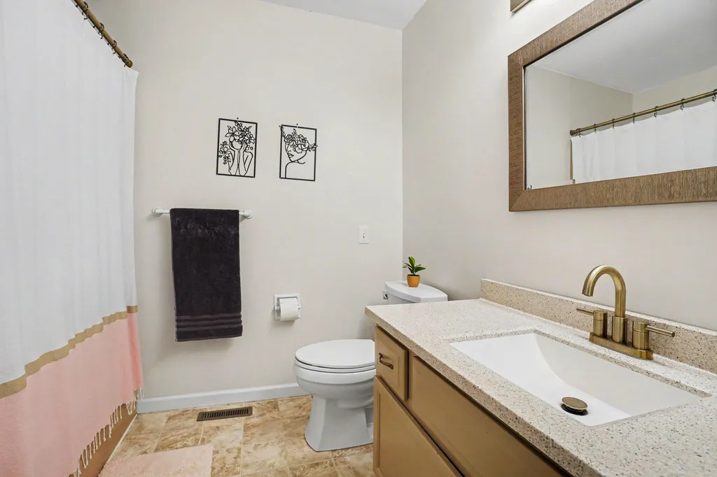 123 Bennett Avenue Hartford City MI 49057