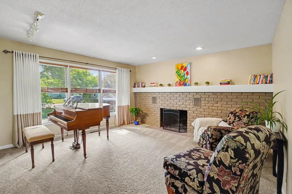 123 Bennett Avenue Hartford City MI 49057