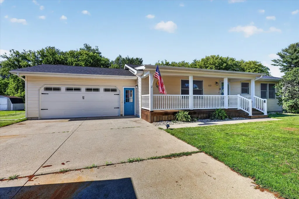 117 Charlotte Street Edmore Village MI 48829