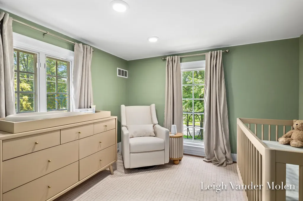 964 Lakeside Drive SE East Grand Rapids City MI 49506