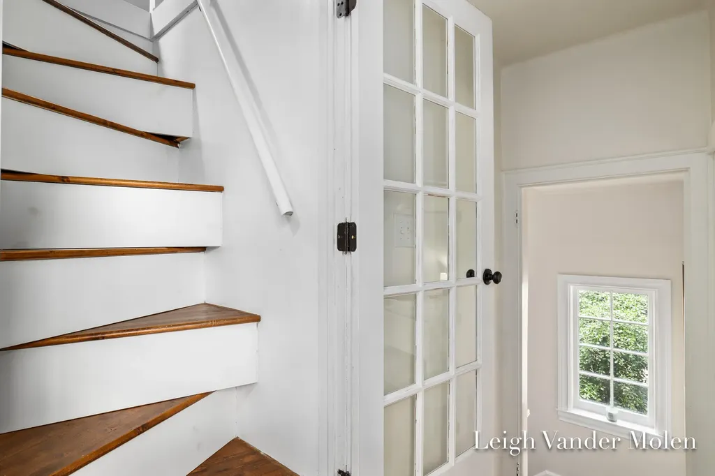 964 Lakeside Drive SE East Grand Rapids City MI 49506