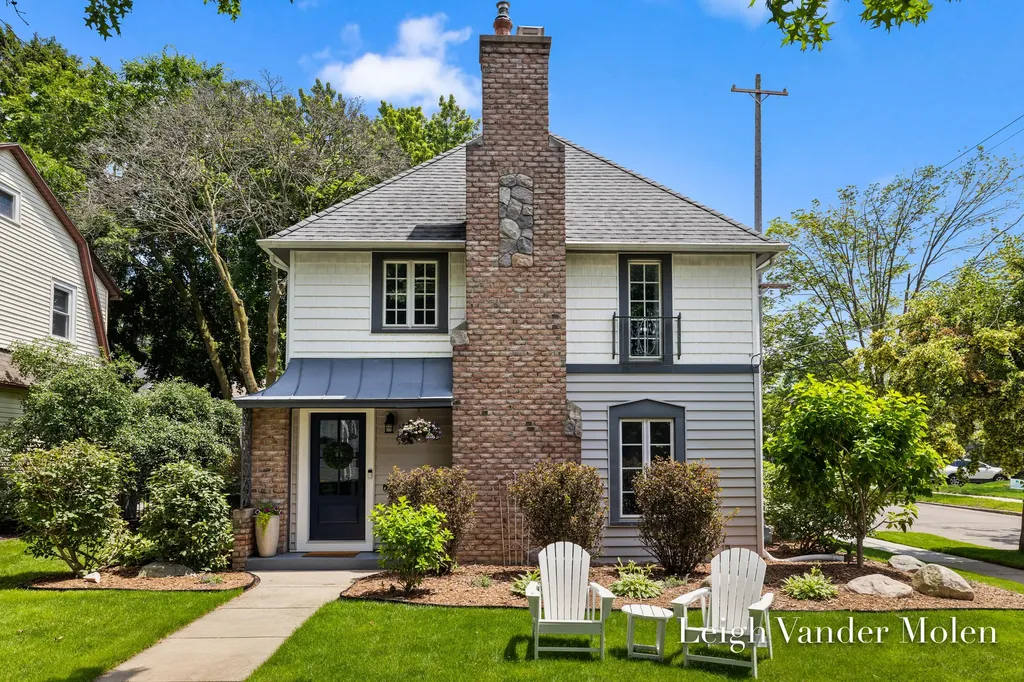 964 Lakeside Drive SE East Grand Rapids City MI 49506