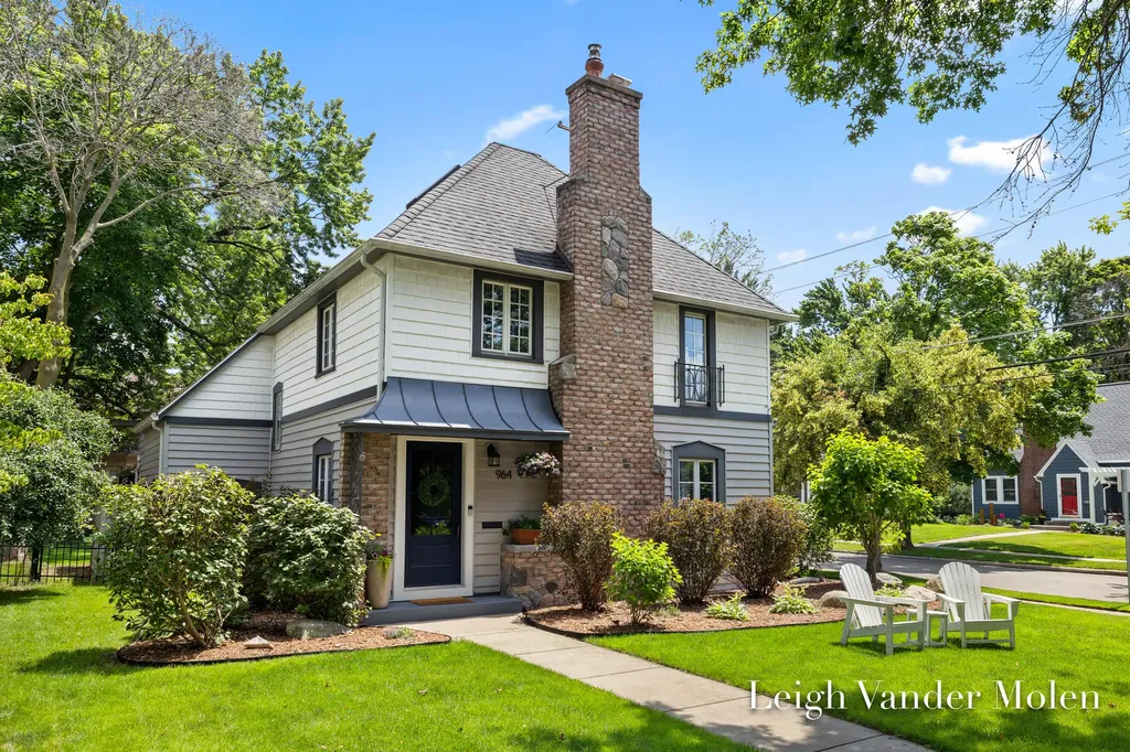 964 Lakeside Drive SE East Grand Rapids City MI 49506