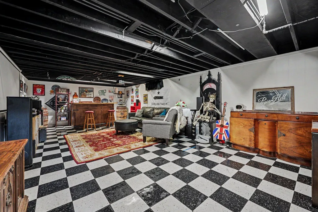 721 Parkway Drive NE Grand Rapids City MI 49525