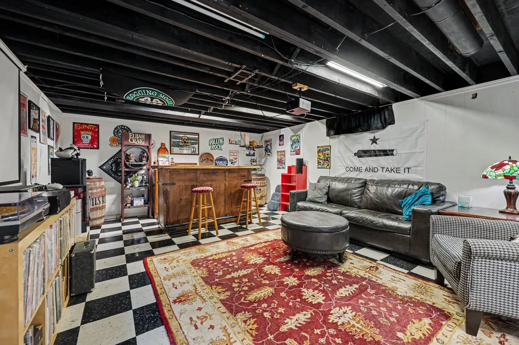 721 Parkway Drive NE Grand Rapids City MI 49525