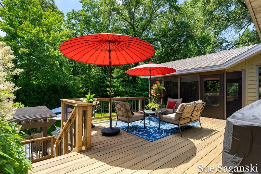 6514 Creekwood Drive Laketown Township MI 49423