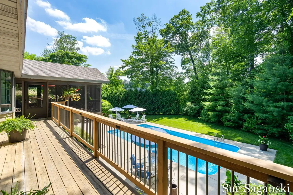 6514 Creekwood Drive Laketown Township MI 49423