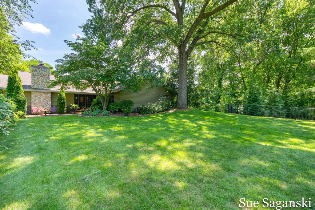 6514 Creekwood Drive Laketown Township MI 49423