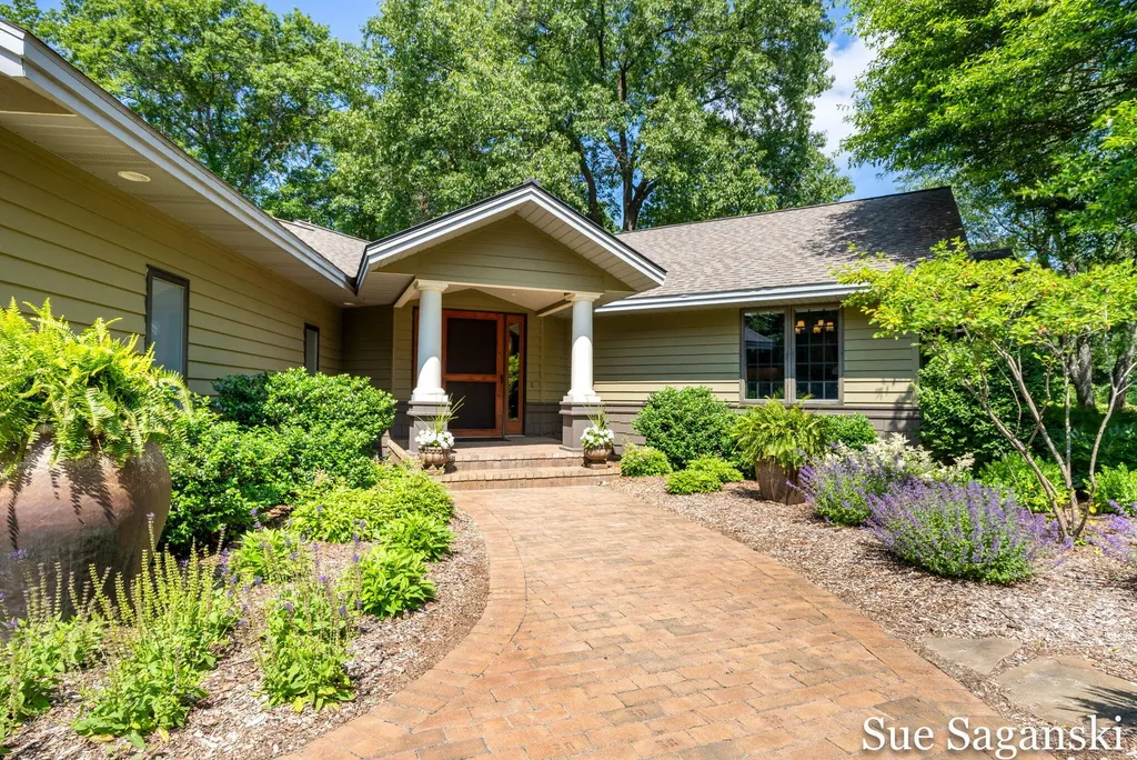 6514 Creekwood Drive Laketown Township MI 49423