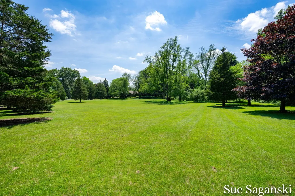 6514 Creekwood Drive Laketown Township MI 49423