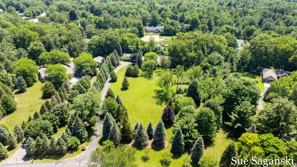 6514 Creekwood Drive Laketown Township MI 49423