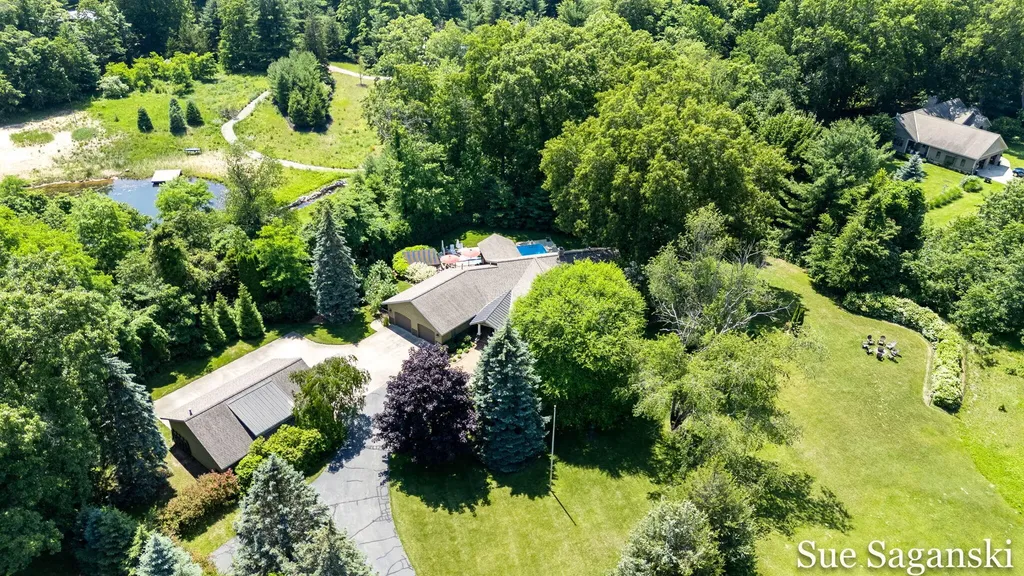 6514 Creekwood Drive Laketown Township MI 49423