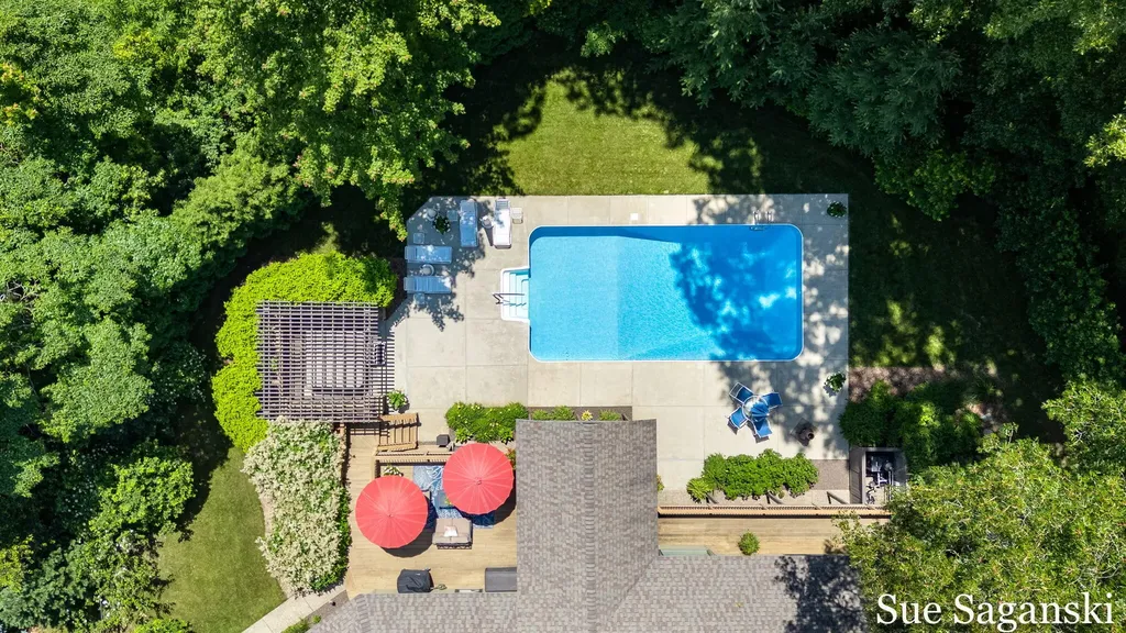 6514 Creekwood Drive Laketown Township MI 49423