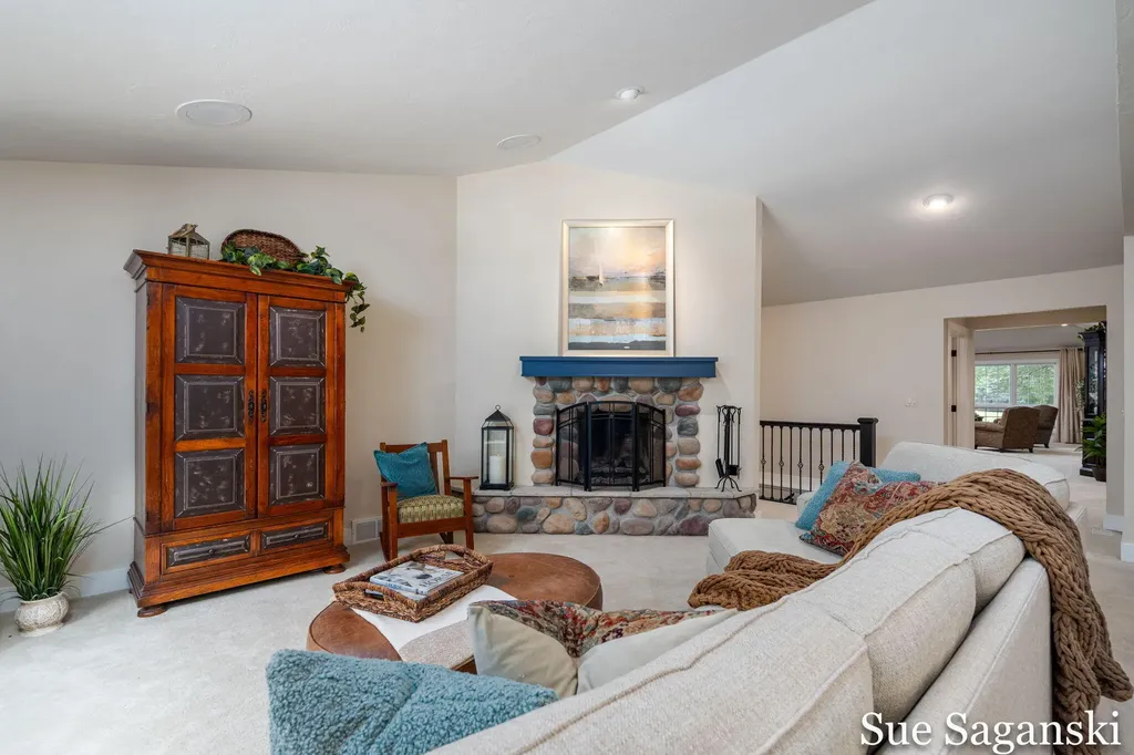 6514 Creekwood Drive Laketown Township MI 49423
