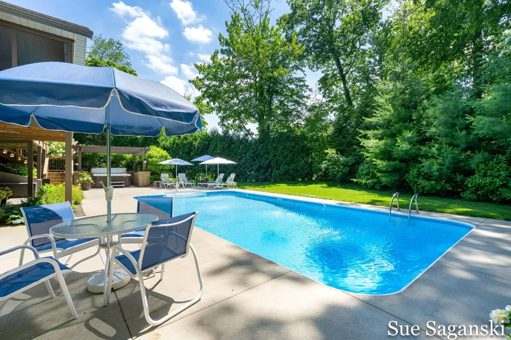 6514 Creekwood Drive Laketown Township MI 49423