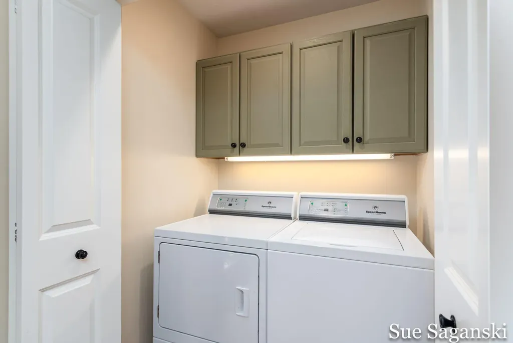 6514 Creekwood Drive Laketown Township MI 49423