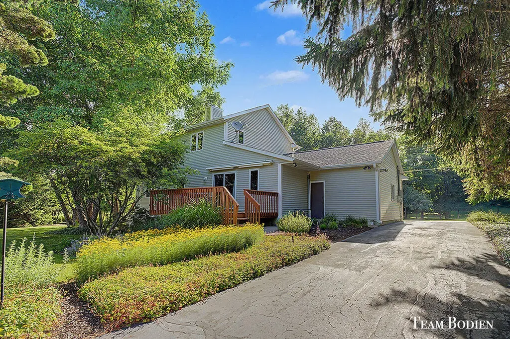 8925 Shaner Avenue NE Courtland Township MI 49341