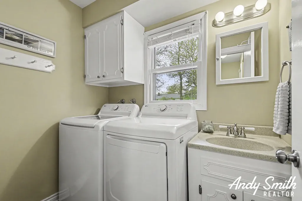 7423 Roselane Avenue Georgetown Charter Township MI 49428