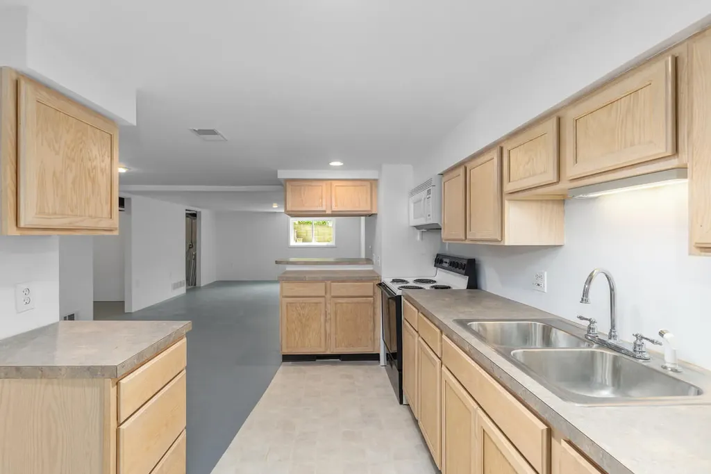 13885 Windemere Drive NW Tallmadge Charter Township MI 49534
