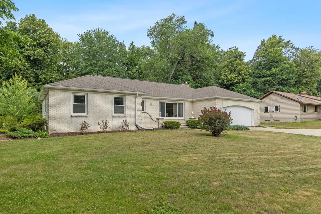 13885 Windemere Drive NW Tallmadge Charter Township MI 49534