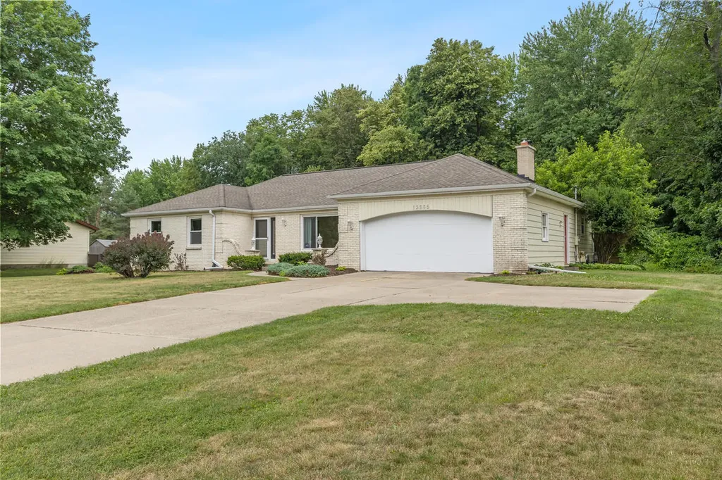 13885 Windemere Drive NW Tallmadge Charter Township MI 49534