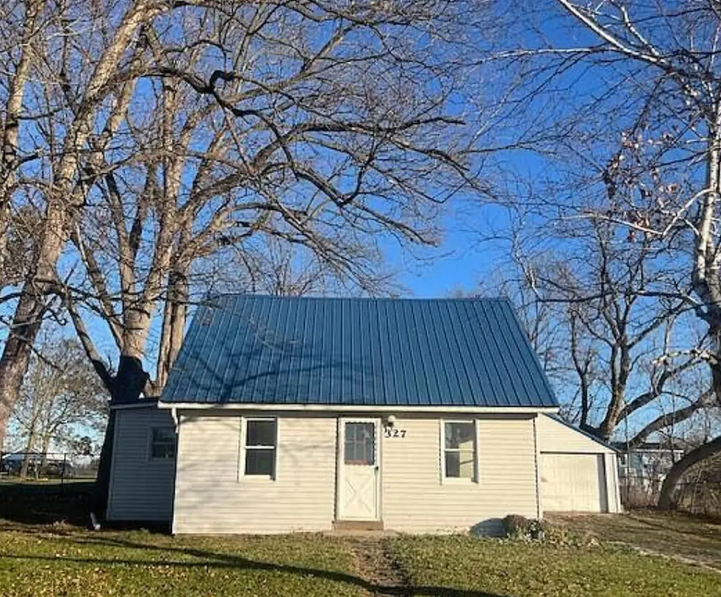 327 E Main Street Vermontville Township MI 49096
