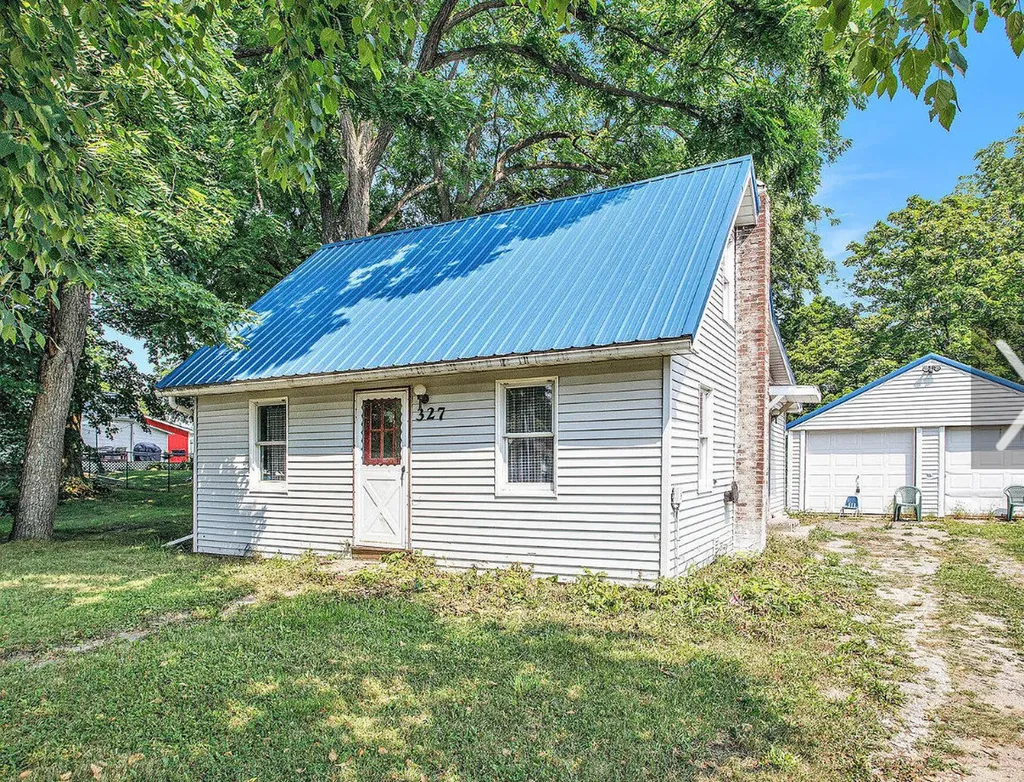 327 E Main Street Vermontville Township MI 49096