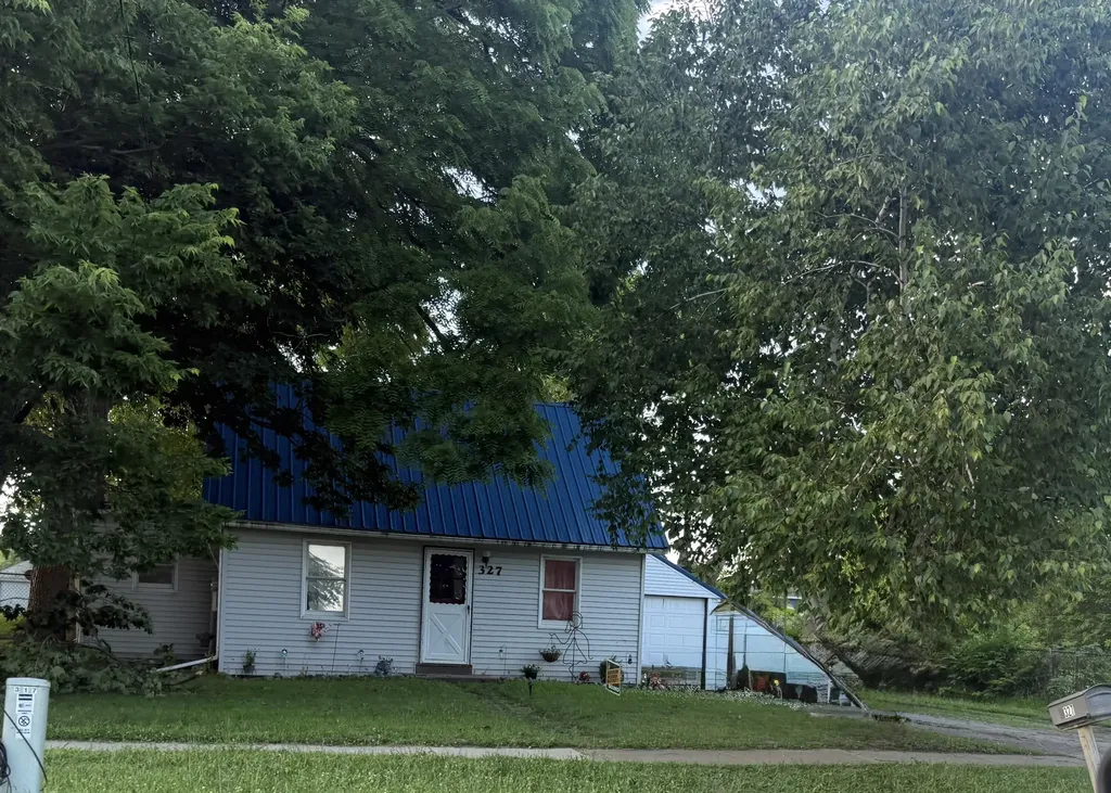 327 E Main Street Vermontville Township MI 49096