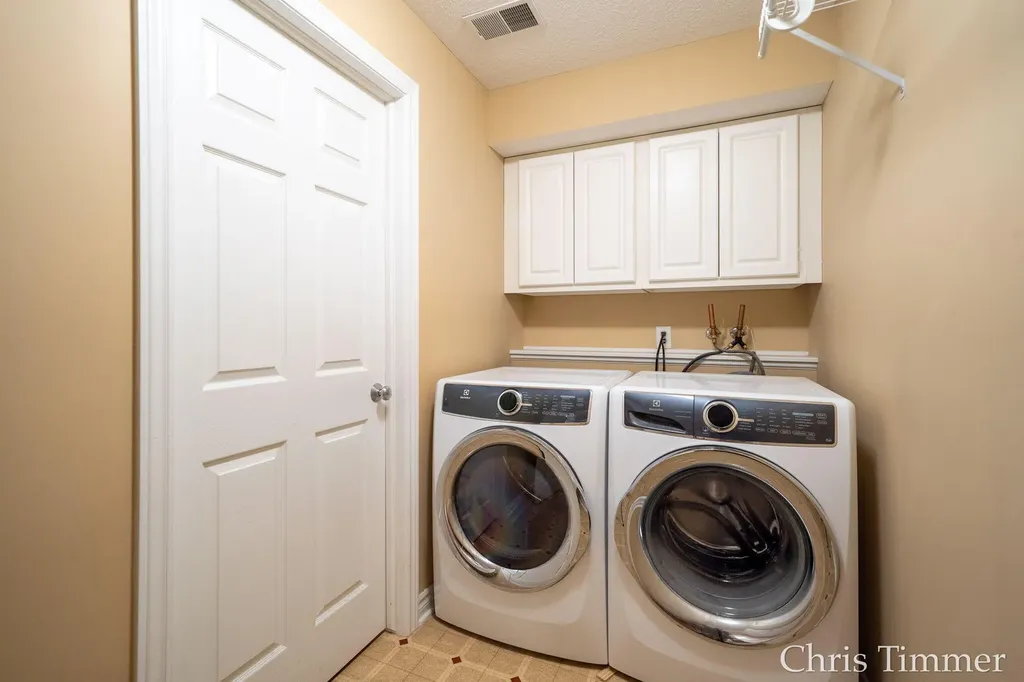 9777 Jane Drive Holland Charter Township MI 49464