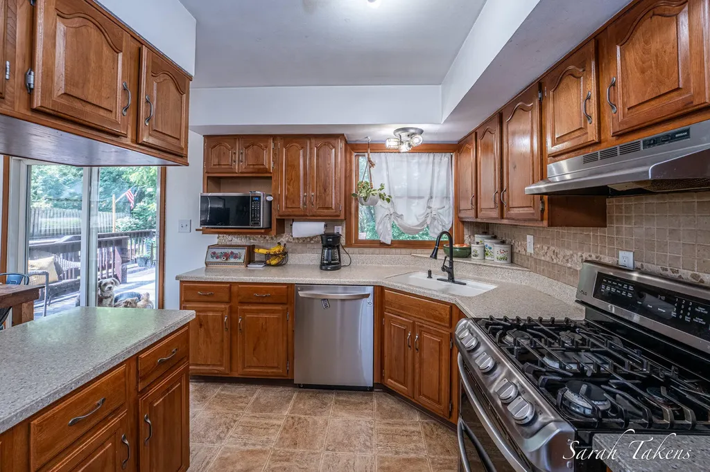 3860 E Pontaluna Road Fruitport Charter Township MI 49415