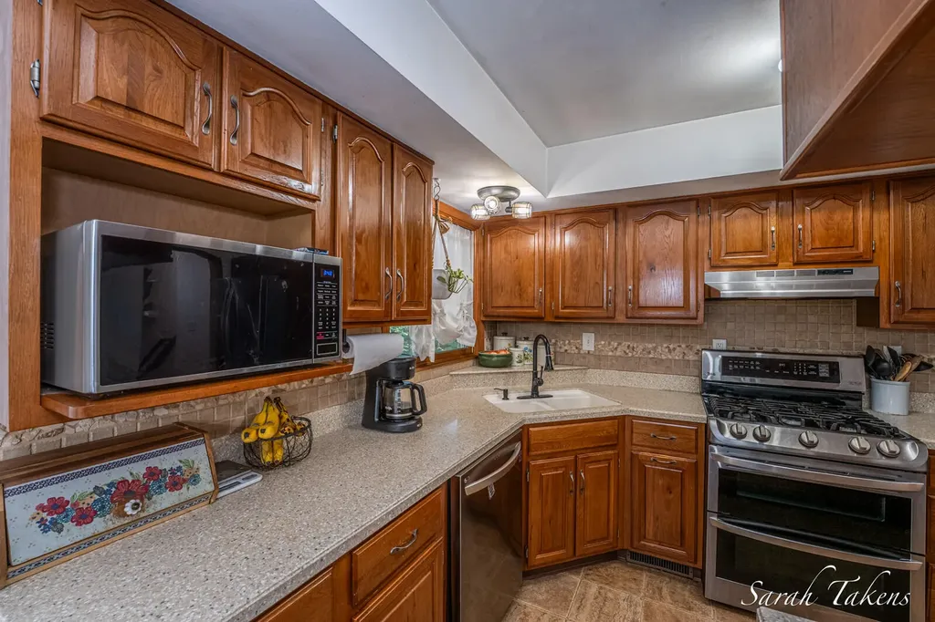 3860 E Pontaluna Road Fruitport Charter Township MI 49415