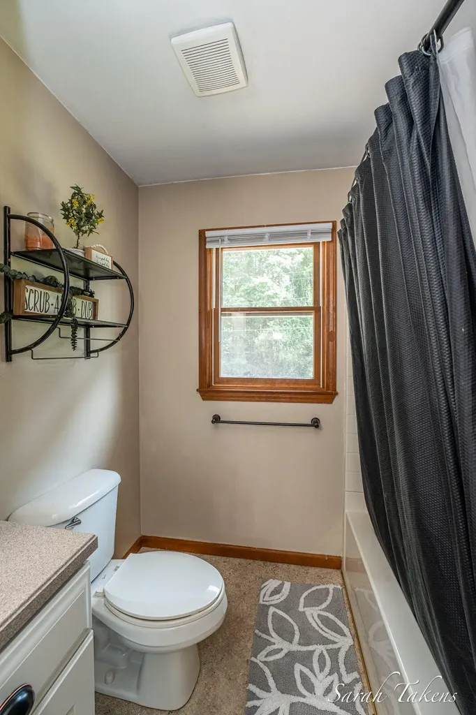 3860 E Pontaluna Road Fruitport Charter Township MI 49415