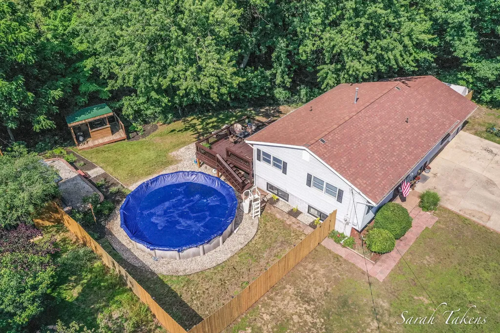 3860 E Pontaluna Road Fruitport Charter Township MI 49415