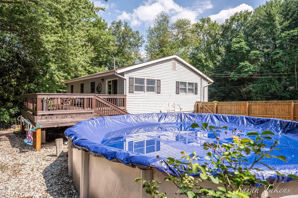 3860 E Pontaluna Road Fruitport Charter Township MI 49415