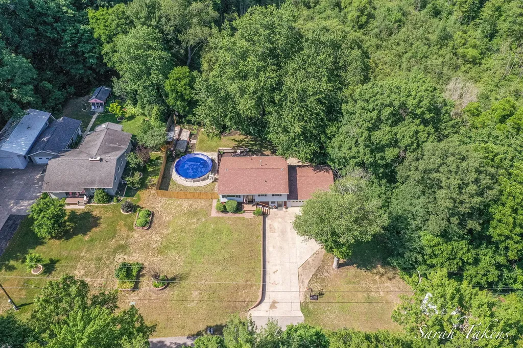 3860 E Pontaluna Road Fruitport Charter Township MI 49415