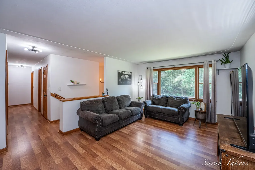 3860 E Pontaluna Road Fruitport Charter Township MI 49415