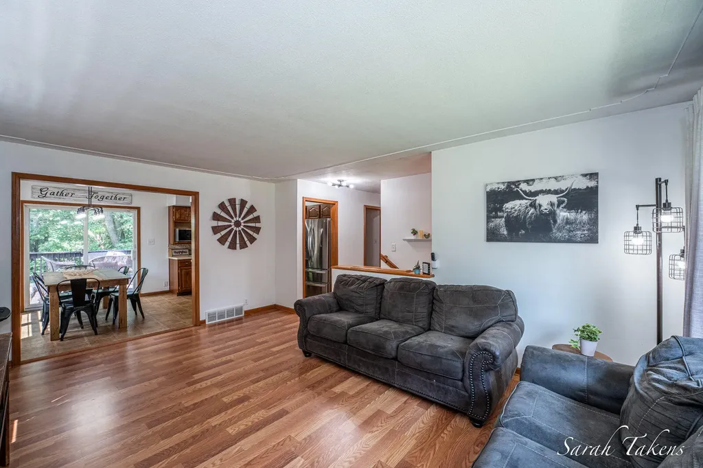 3860 E Pontaluna Road Fruitport Charter Township MI 49415