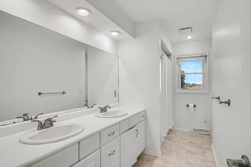8229 Mellowwood Drive Georgetown Charter Township MI 49428
