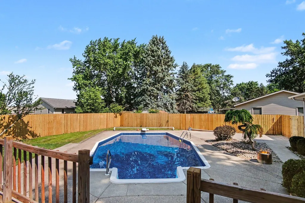 8229 Mellowwood Drive Georgetown Charter Township MI 49428