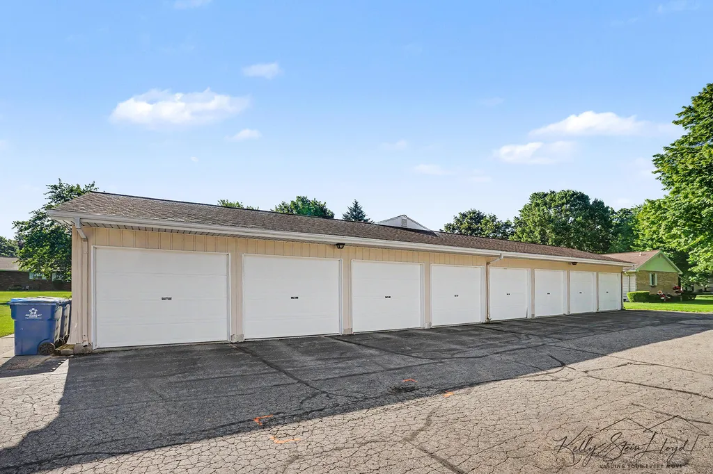 5705 Leisure South Drive SE Kentwood City MI 49548