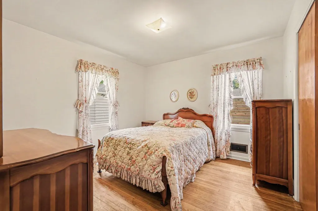 1234 Fay Avenue NW Grand Rapids City MI 49504