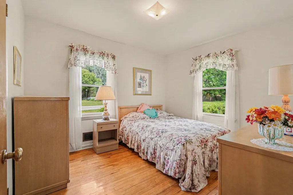 1234 Fay Avenue NW Grand Rapids City MI 49504