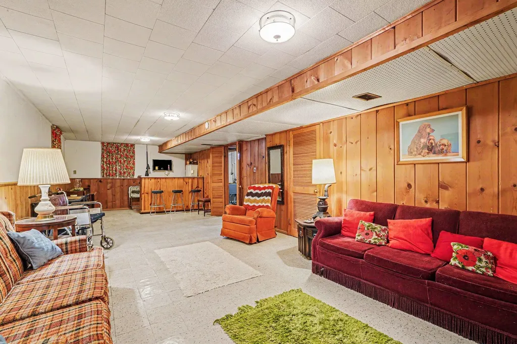 1234 Fay Avenue NW Grand Rapids City MI 49504