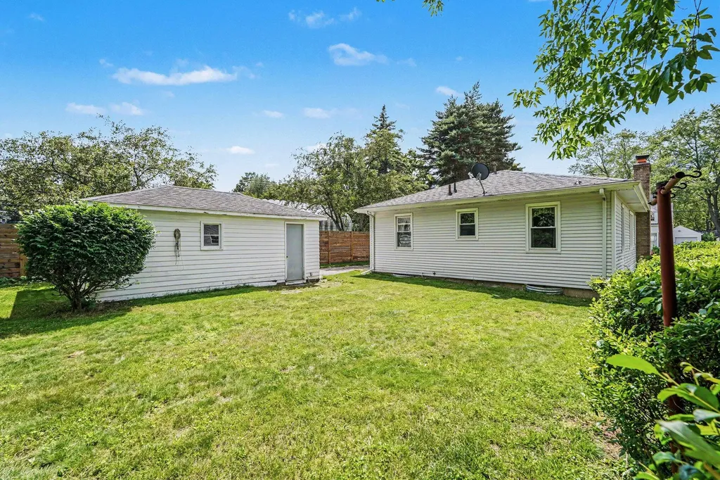 1234 Fay Avenue NW Grand Rapids City MI 49504